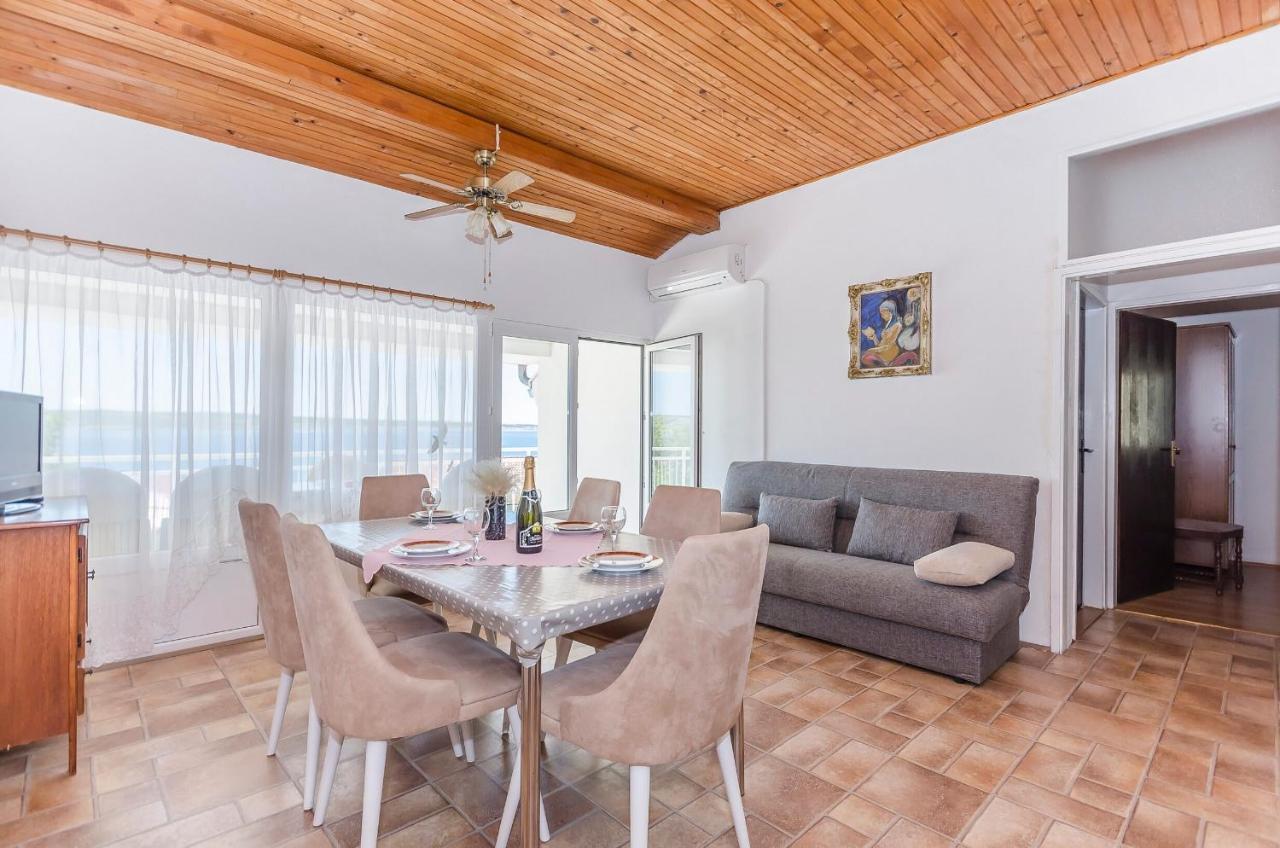 Apartments Zora Starigrad Paklenica Ngoại thất bức ảnh