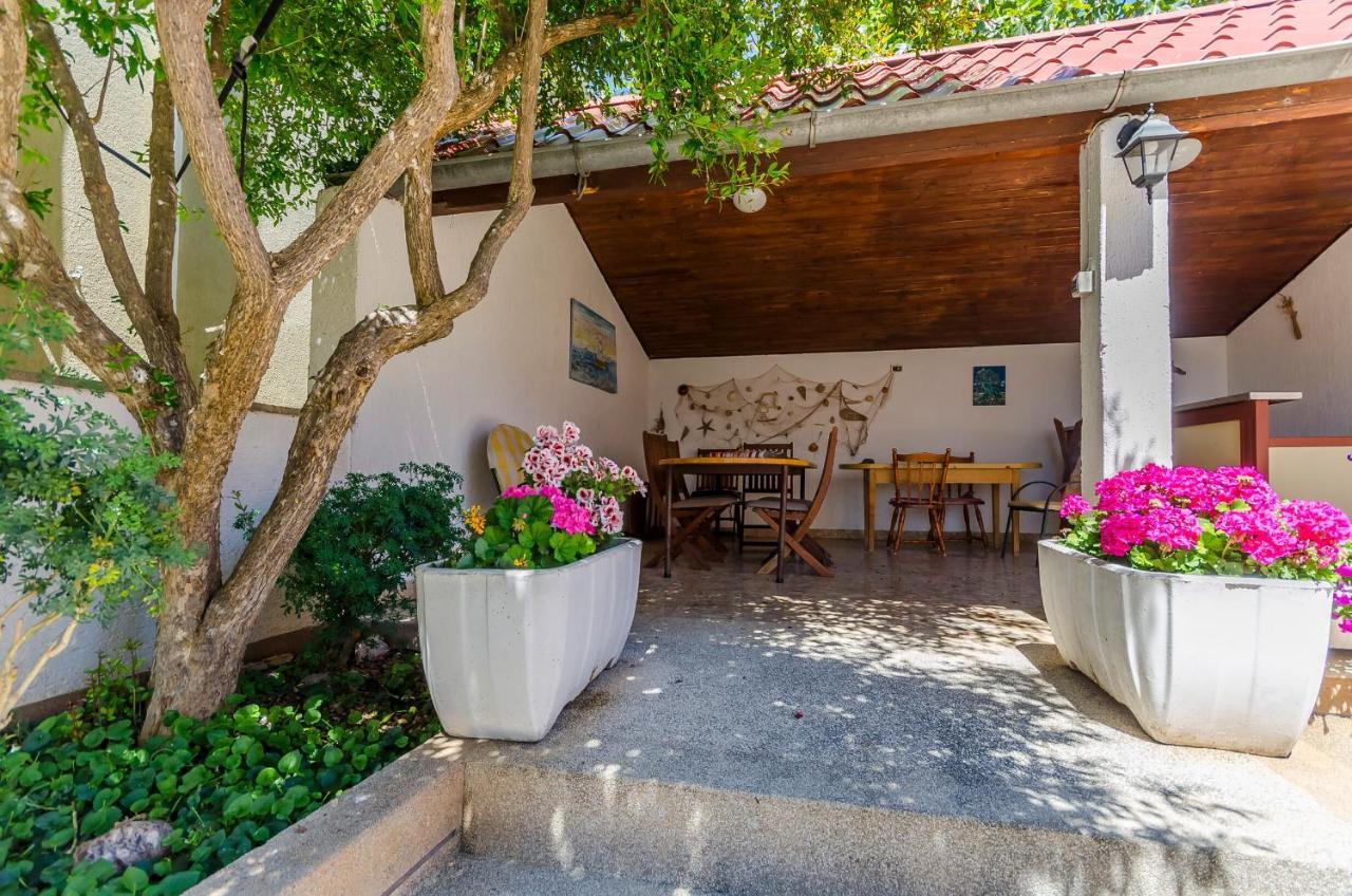 Apartments Zora Starigrad Paklenica Ngoại thất bức ảnh